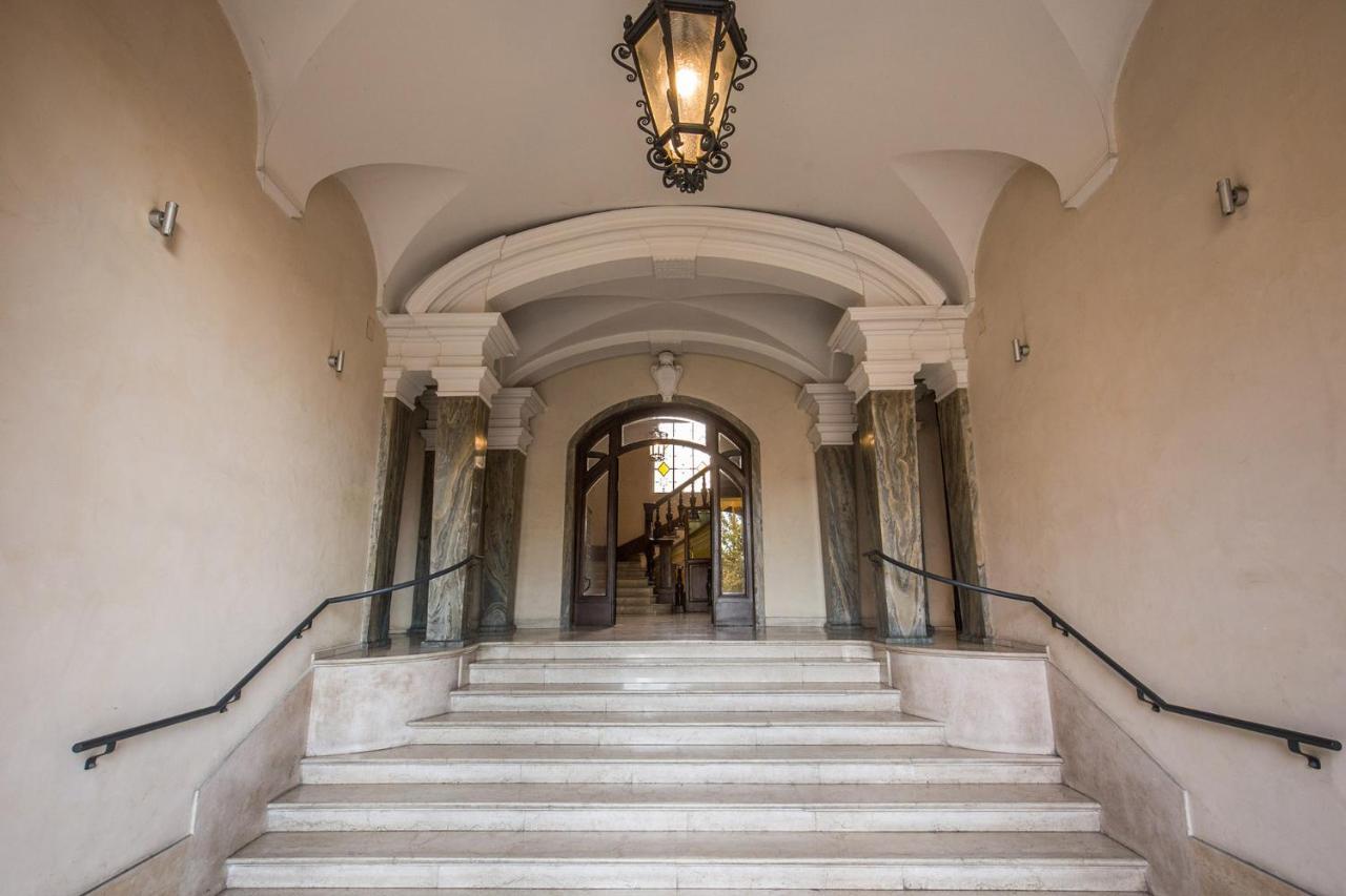 Lägenhet Palazzo Marescalchi Belli, Vicino Piazza Di Spagna *