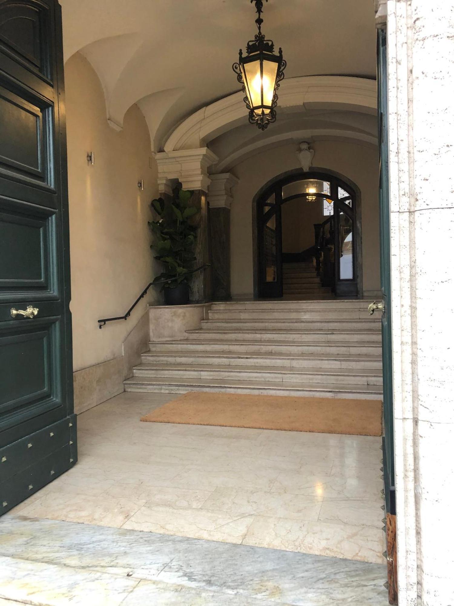 Palazzo Marescalchi Belli, Vicino Piazza Di Spagna Lägenhet *
